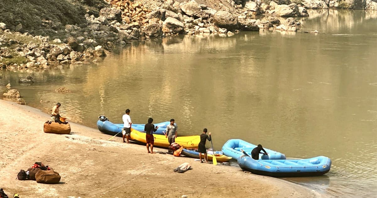 Rafting in Trishuli river Nepal