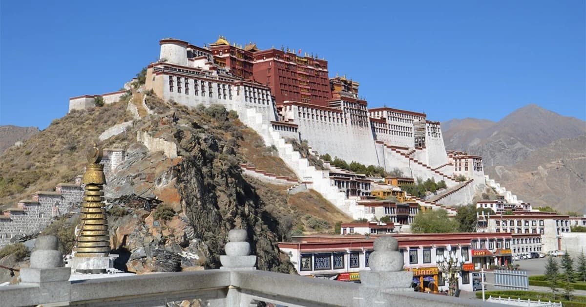 potala palace lhasa tibet