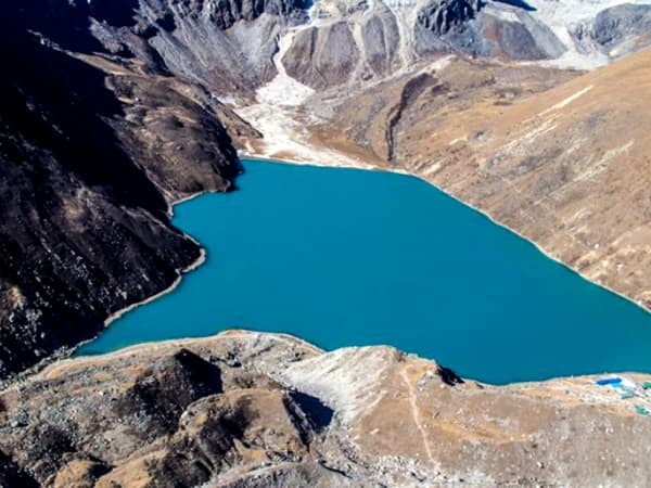 Everest Gokyo Chola 1 700x450