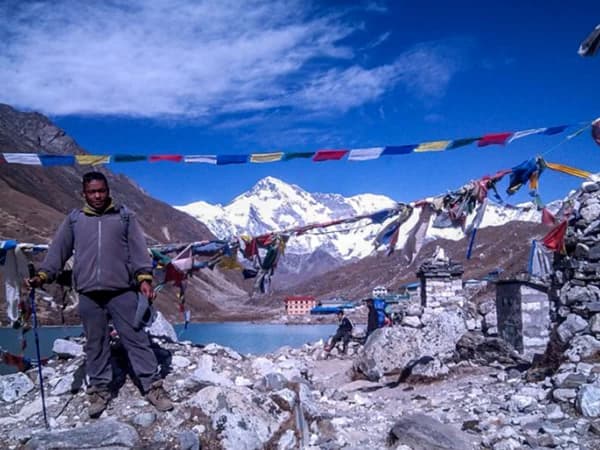 Everest Gokyo Lake 6 700x450