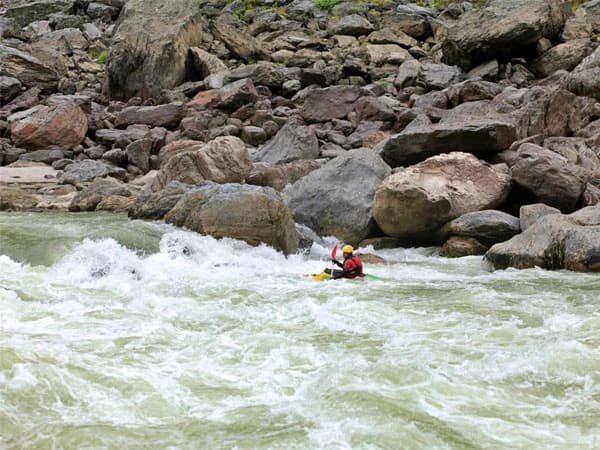 trishuli river kayaking in nepal
